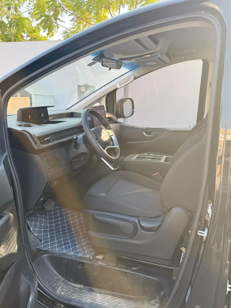 Hyundai Staria 2025 - 4