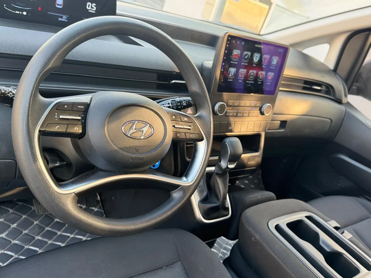 Hyundai Staria 2025 - 5